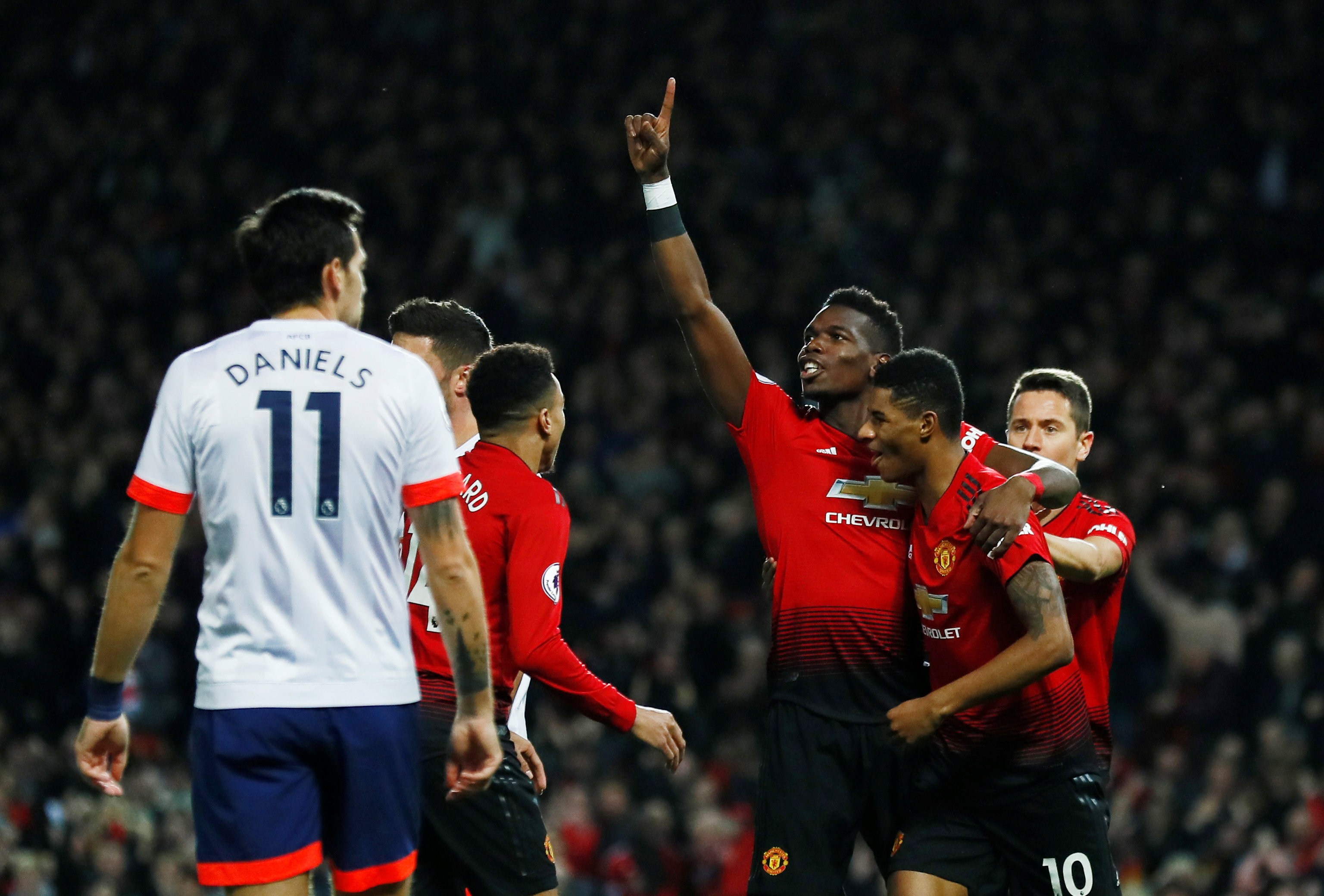 他偏愛在閉 他偏愛在閉